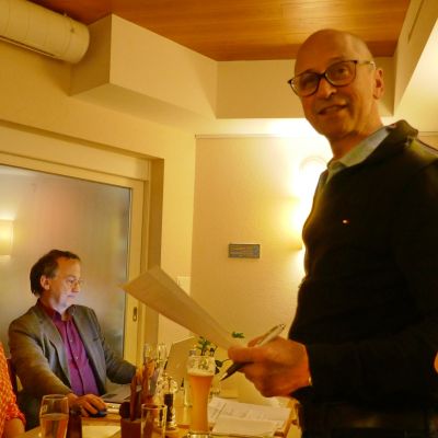 P06-Arthur erläutert den Kassabericht